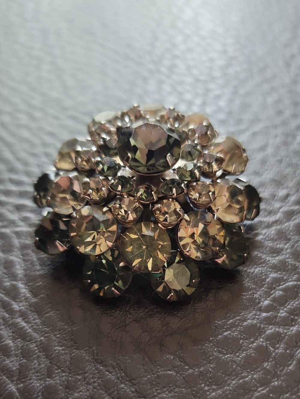 VTG Crystal Cluster Brooch - Grayish Rhinestone Flower